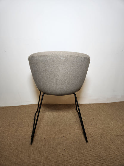Chaise en tissu grise