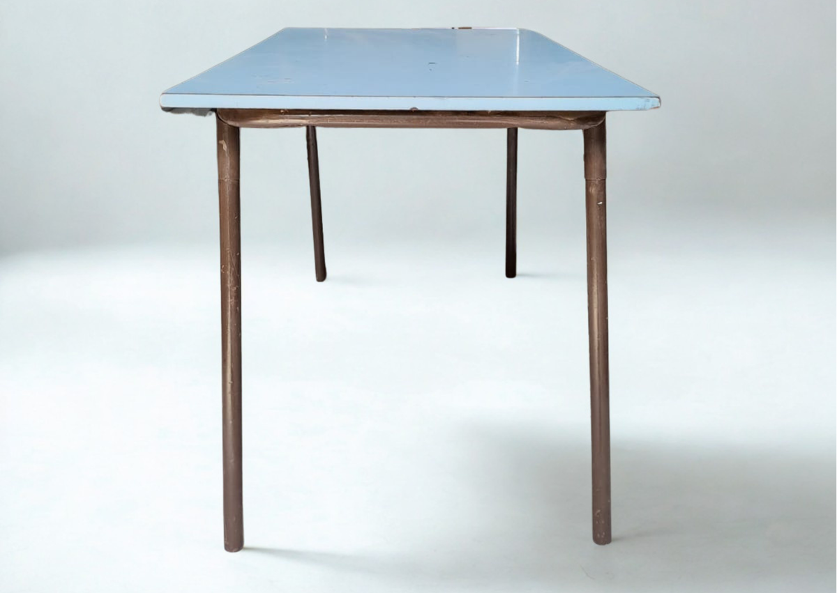 Table de cantine bleu clair
