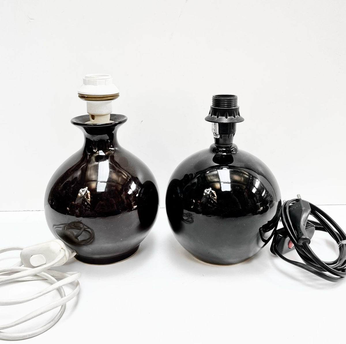 Pied de lampe rond en céramique noir
