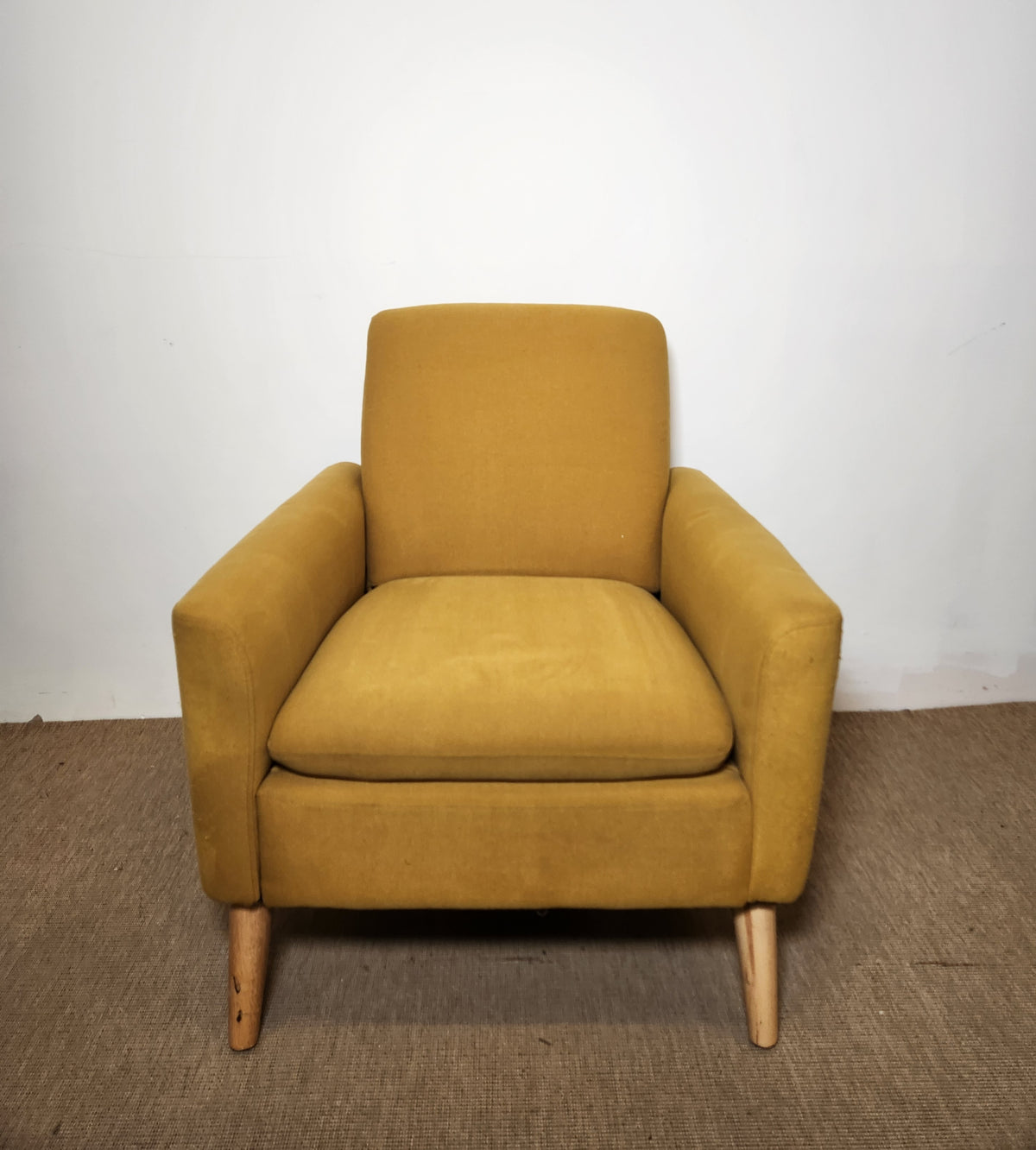 Fauteuil jaune moutarde en tissu