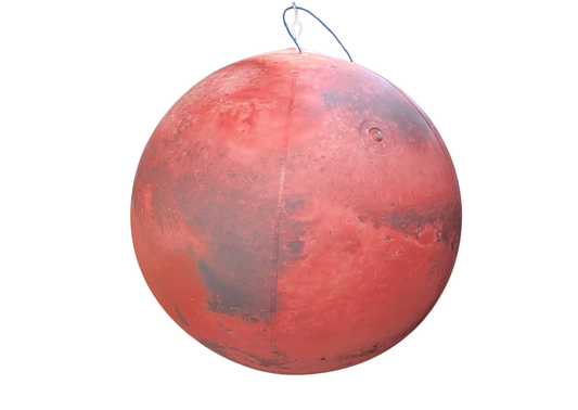 Ballon gonflable suspendu représentant la planète Mars rétro éclairé