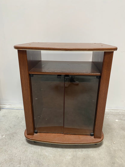 Commode en bois avec vitre