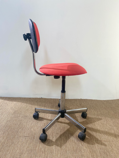 Chaise roulante de bureau rouge