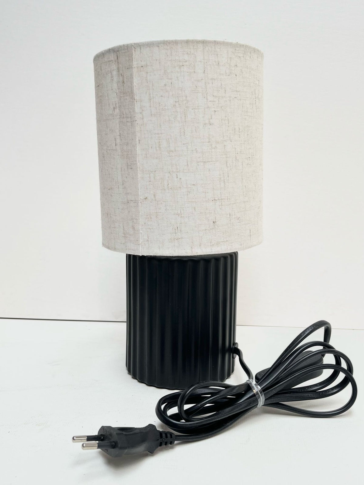 Lampe noire et blanche