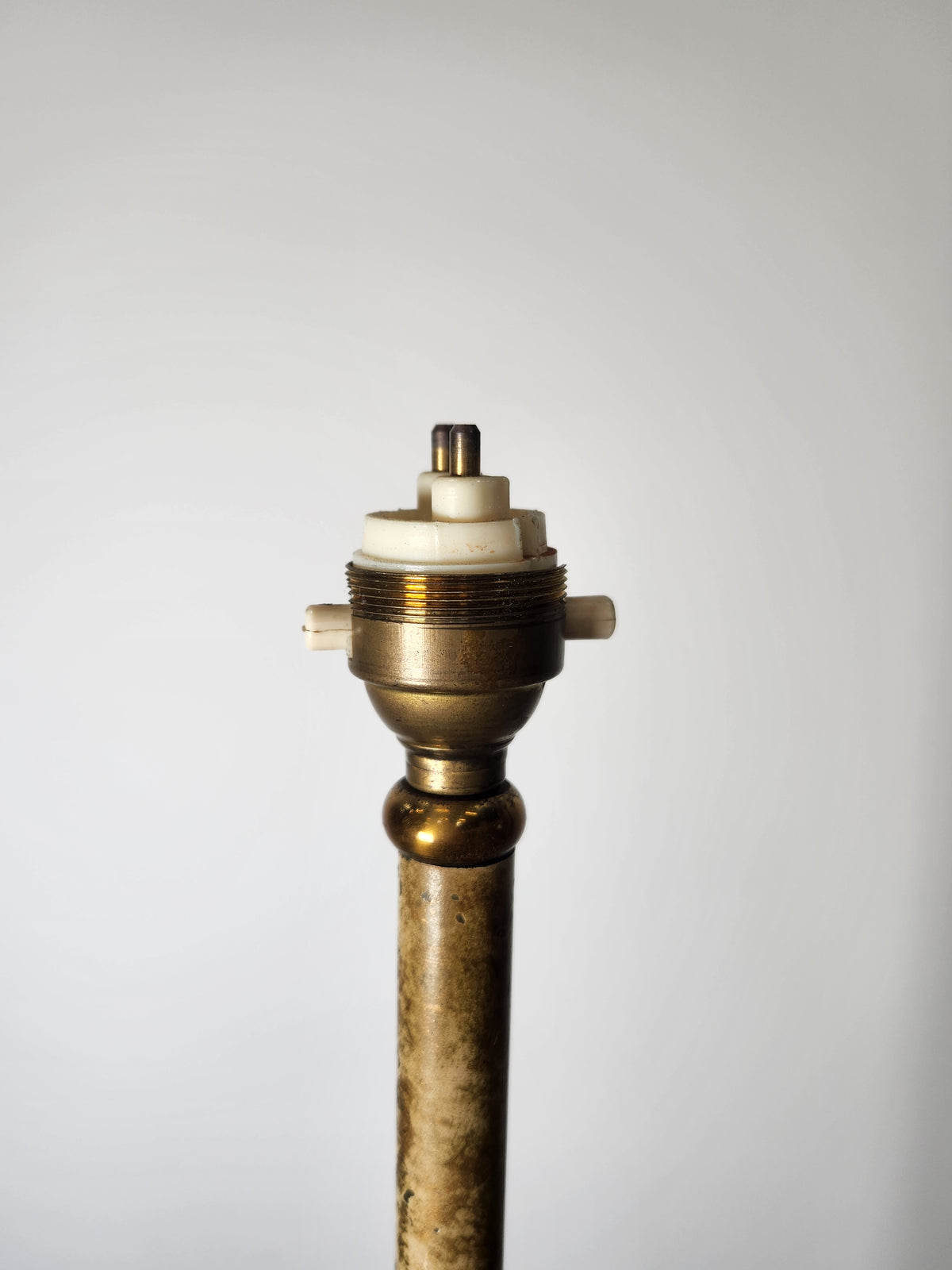 Pied de luminaire ancien