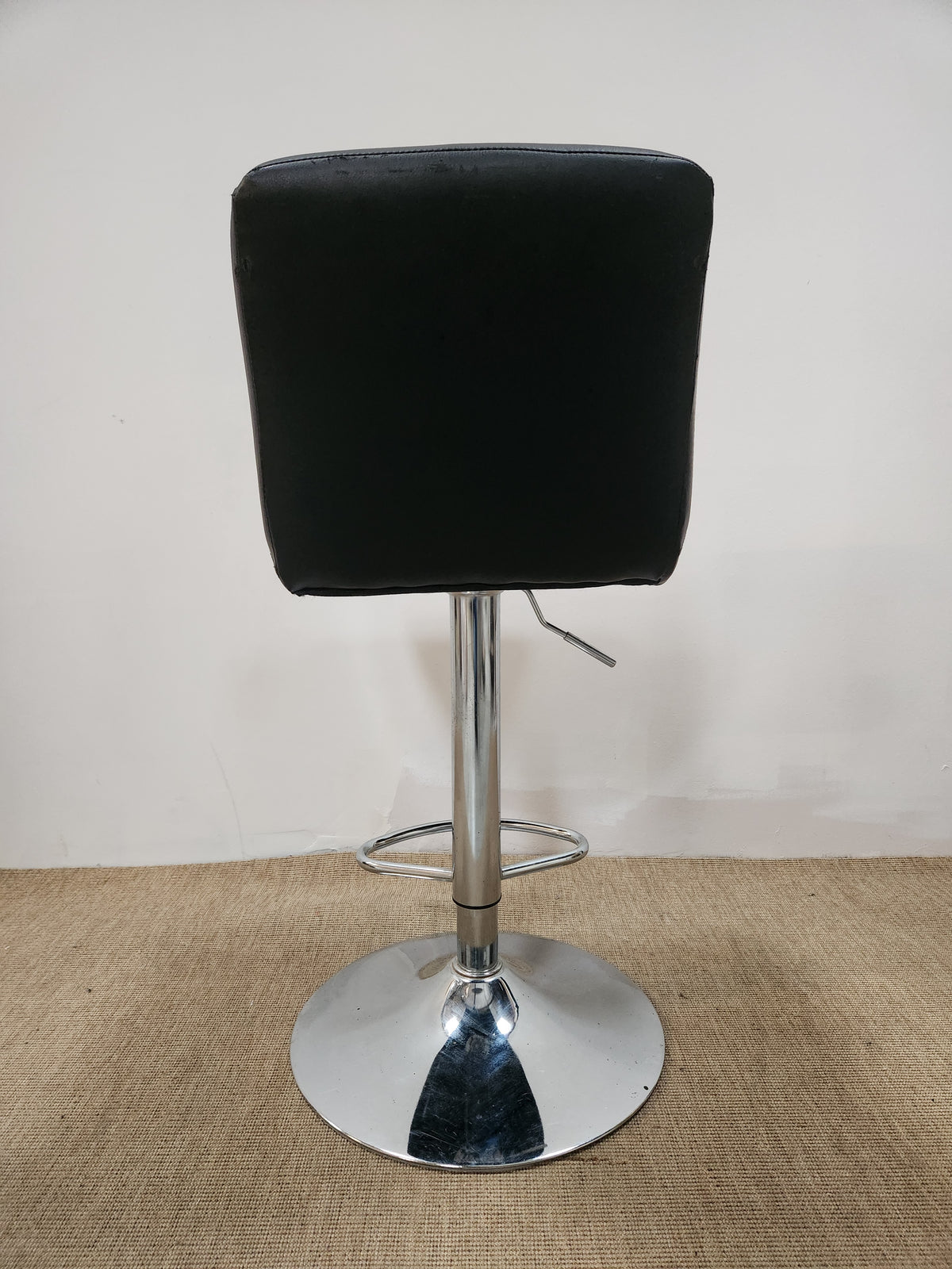 Chaise tournante noir simili cuir