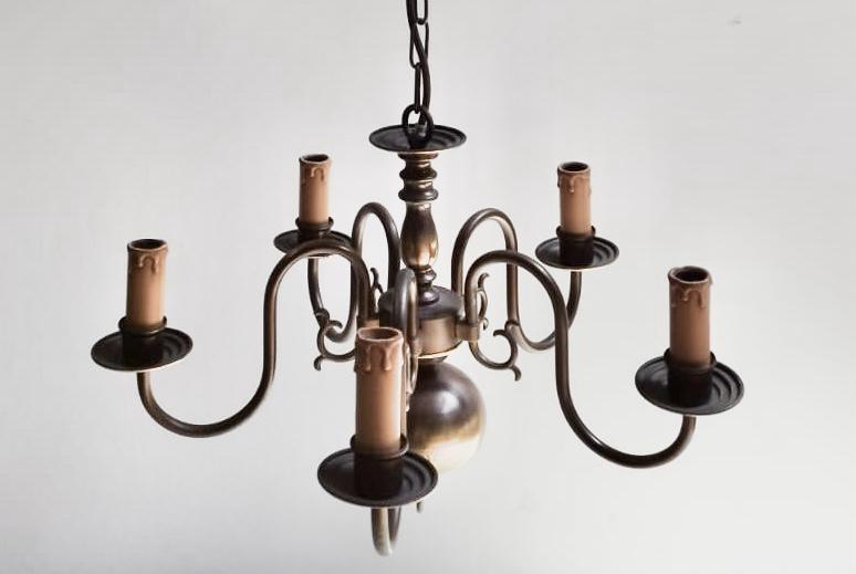 Lustre ancien en bois