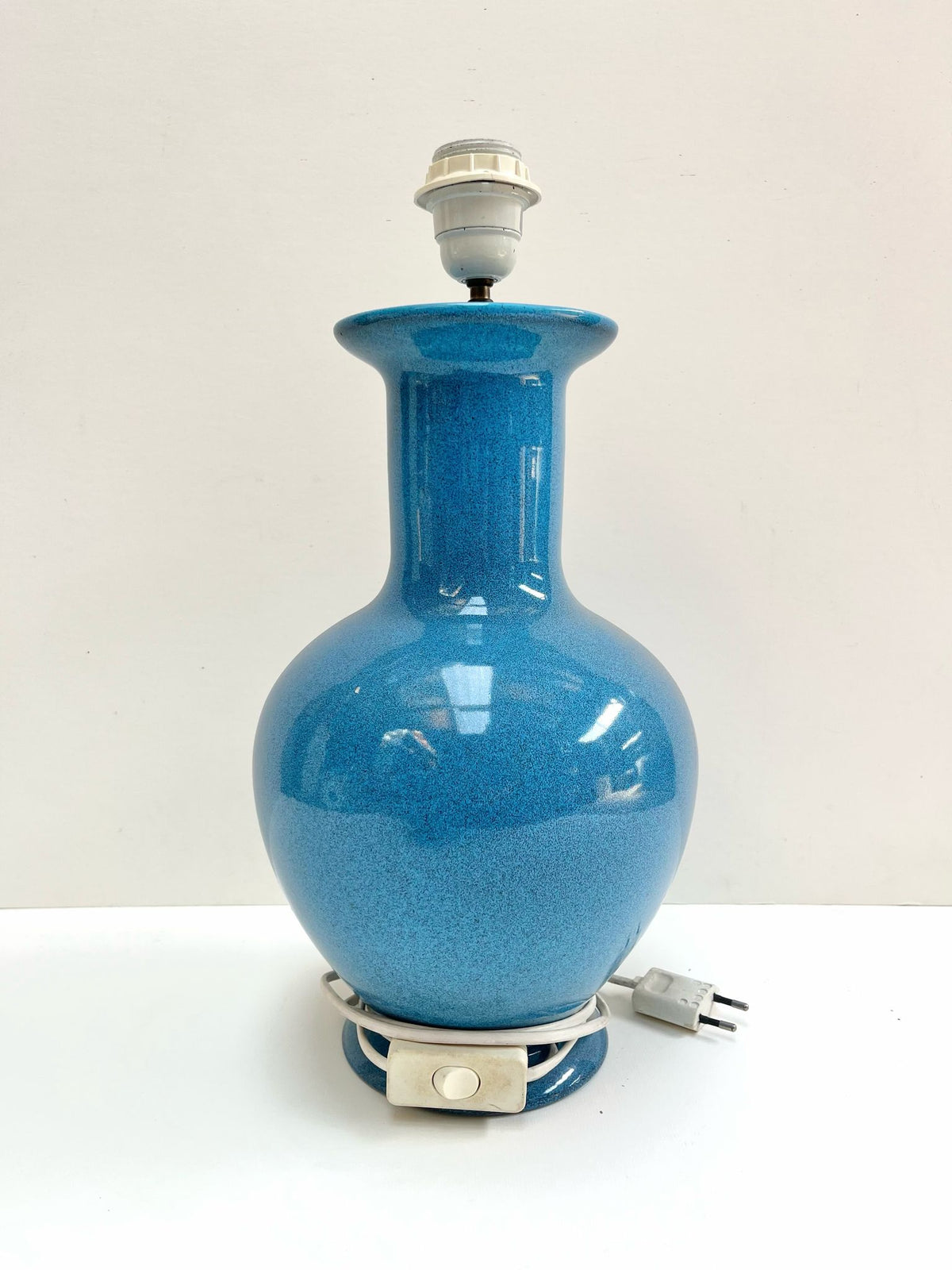 Pied de lampe en céramique bleue