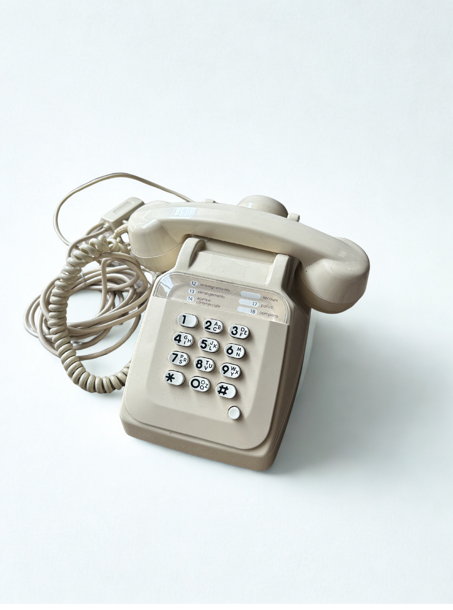 Téléphone à touche avec écouteur - Fiche gigogne