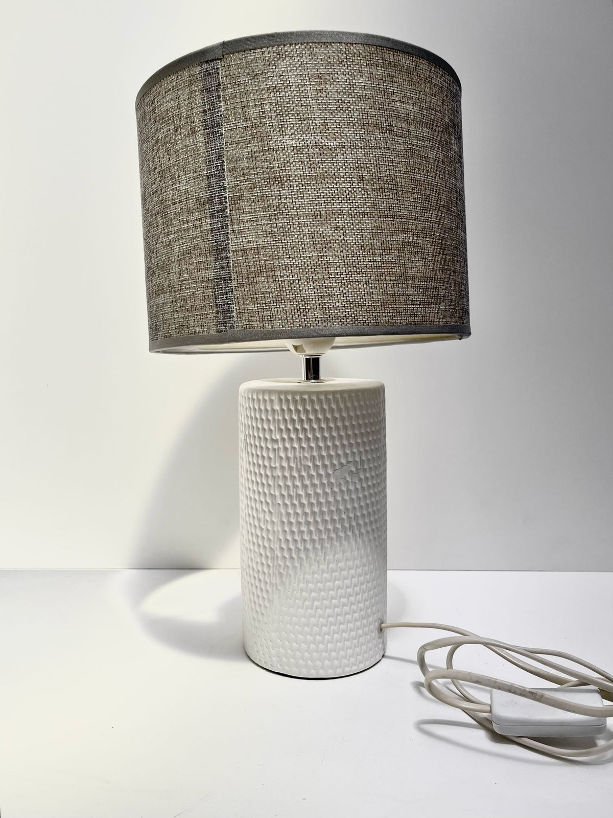 Lampe en céramique blanche