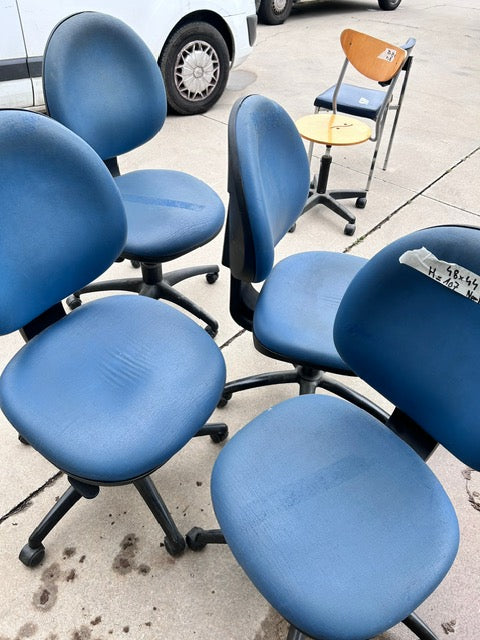 Chaises roulantes de bureau bleu