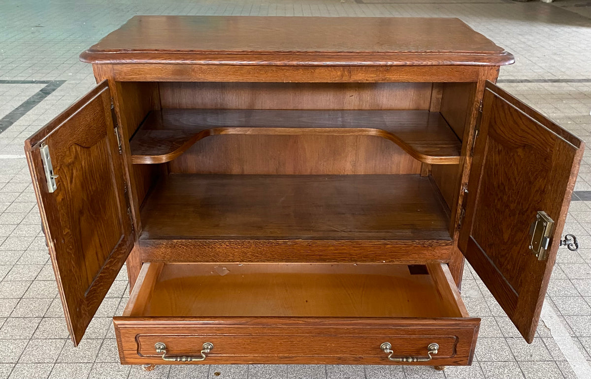 Commode en bois vintage