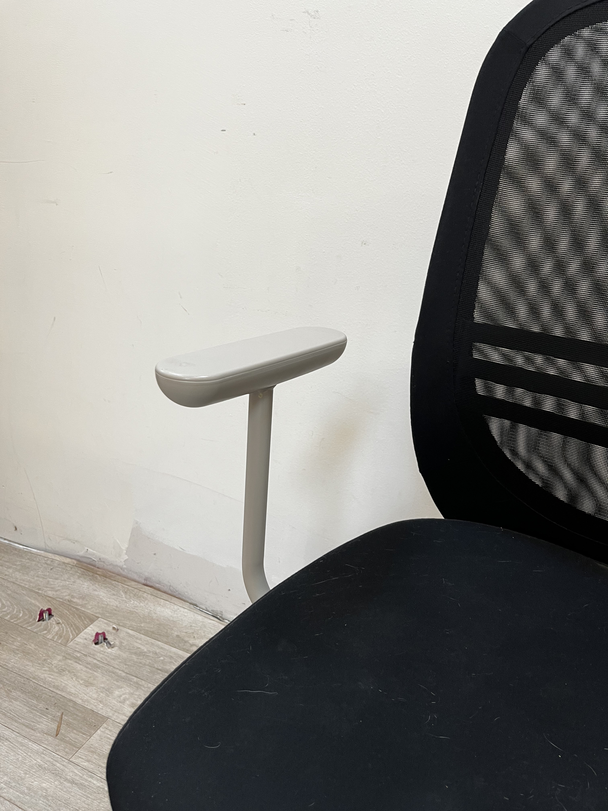 Fauteuil bureau noir accoudoir beige