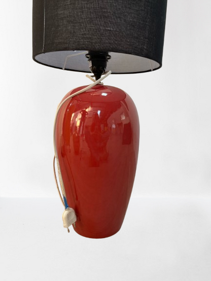Pied de lampe rouge