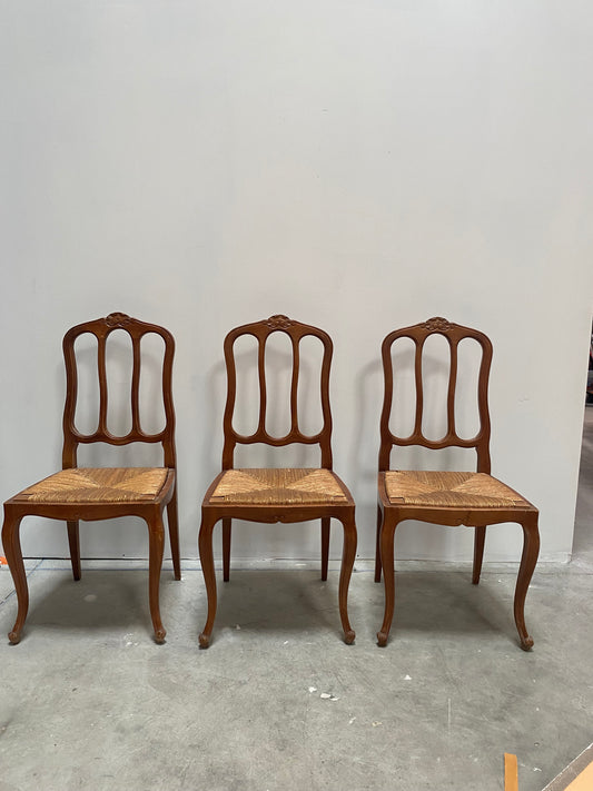 Chaise de salon ancienne en paille et en bois