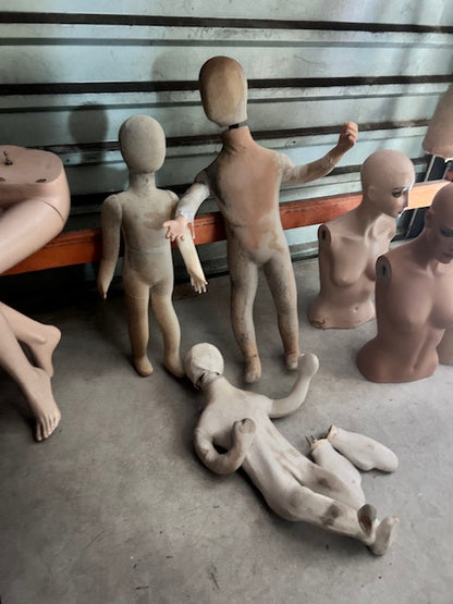 Faux mannequins