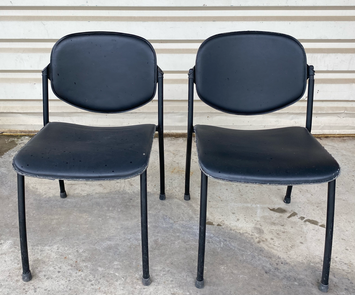 Chaises cuir noir