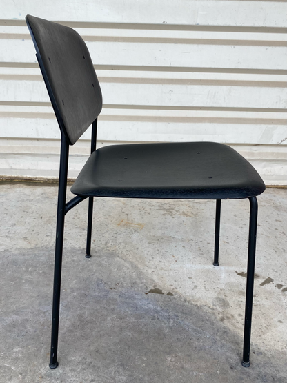 Chaises bois / plastique noir