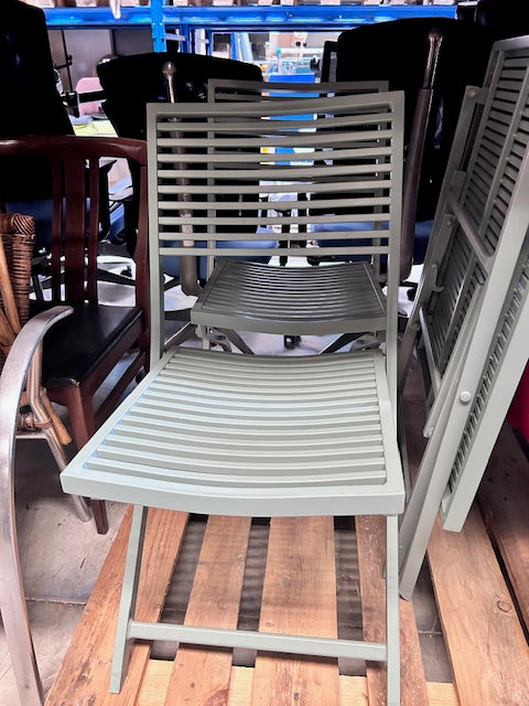 Chaise d'extérieur en fer