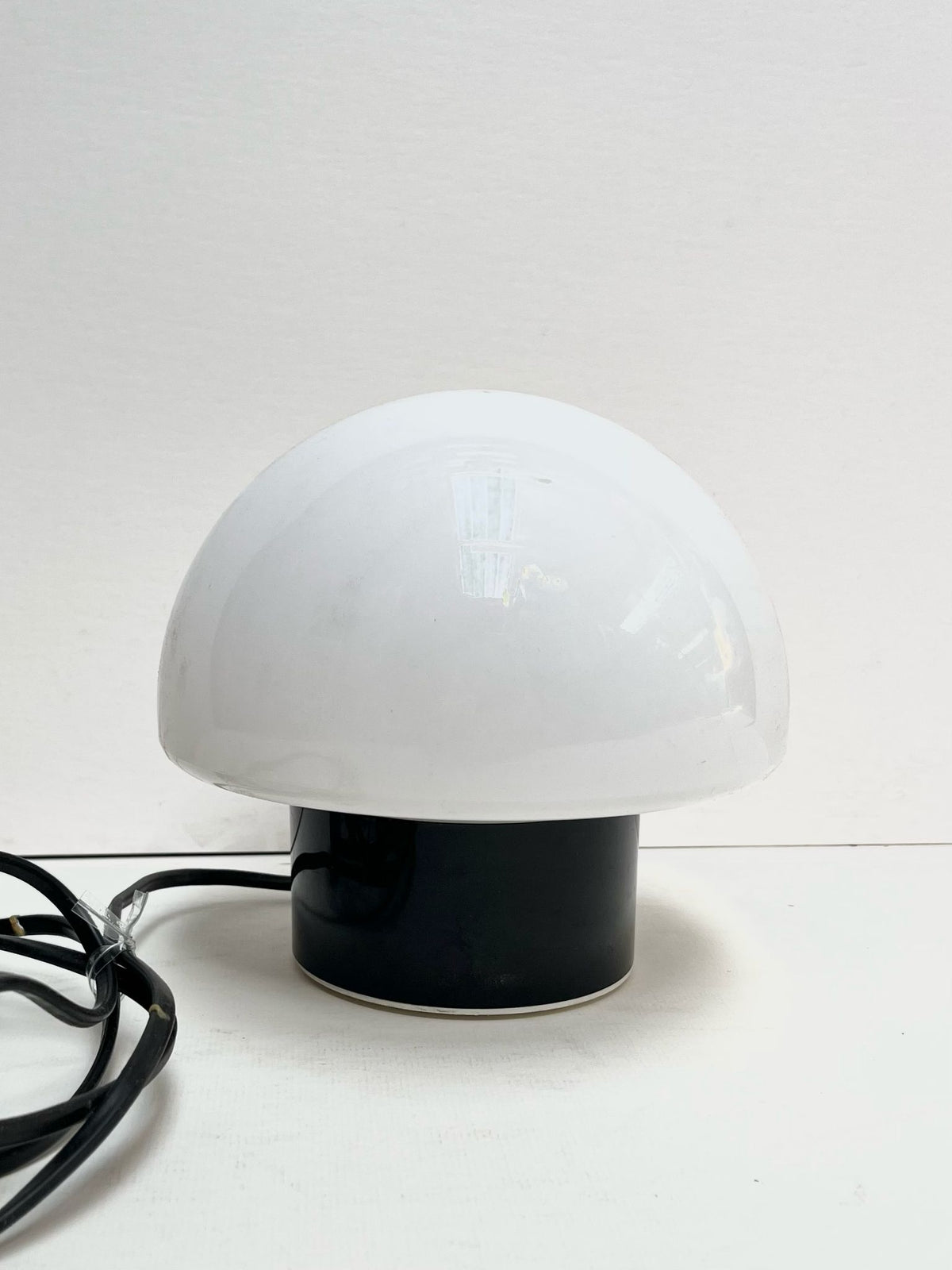 Lampe blanche et noire