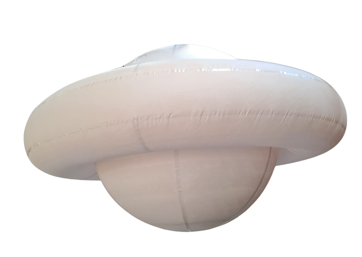 Ballon gonflable suspendu représentant la planète Saturne rétro éclairé