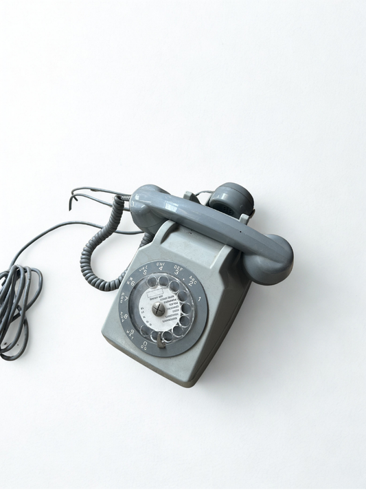 Téléphone à cadran avec écouteur - Fiche gigogne