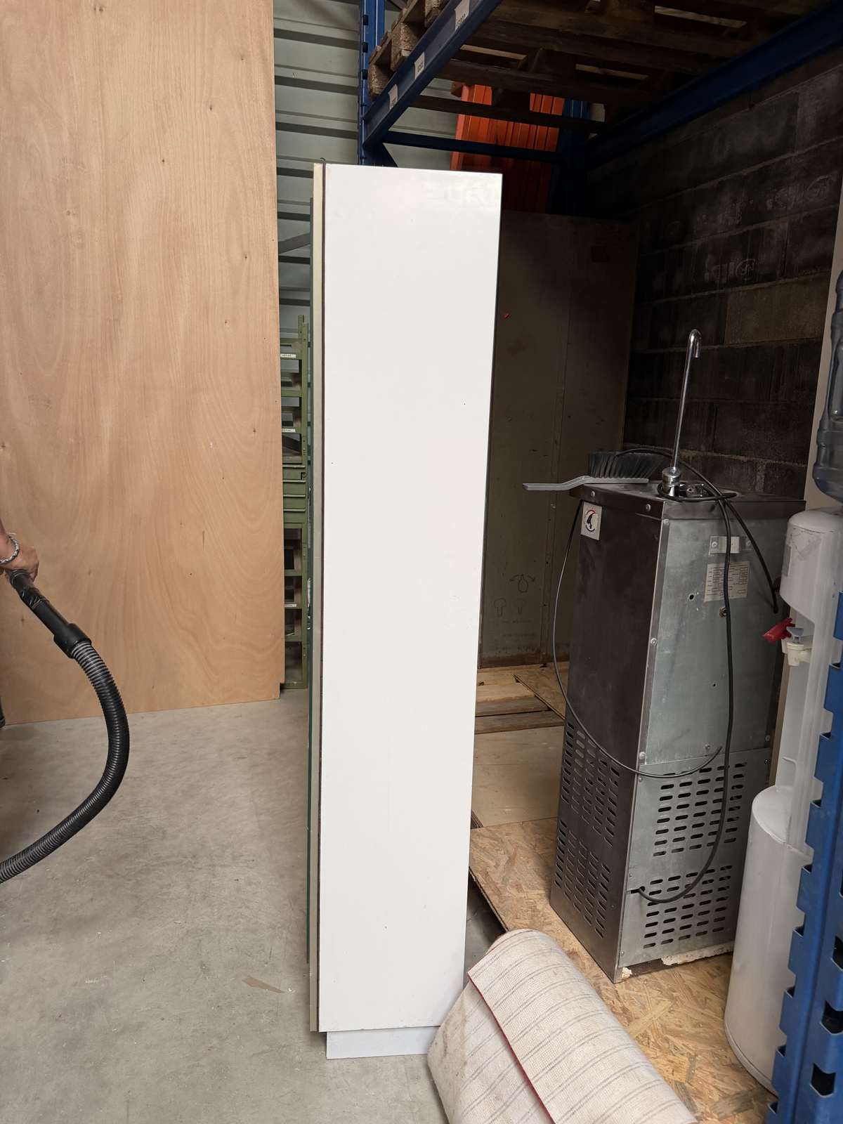 Armoire avec miroir