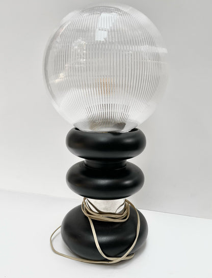 Lampe moderne noire et argentée