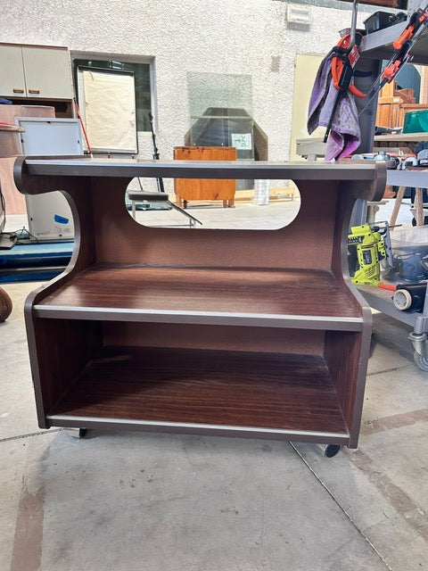 Buffet en bois foncé