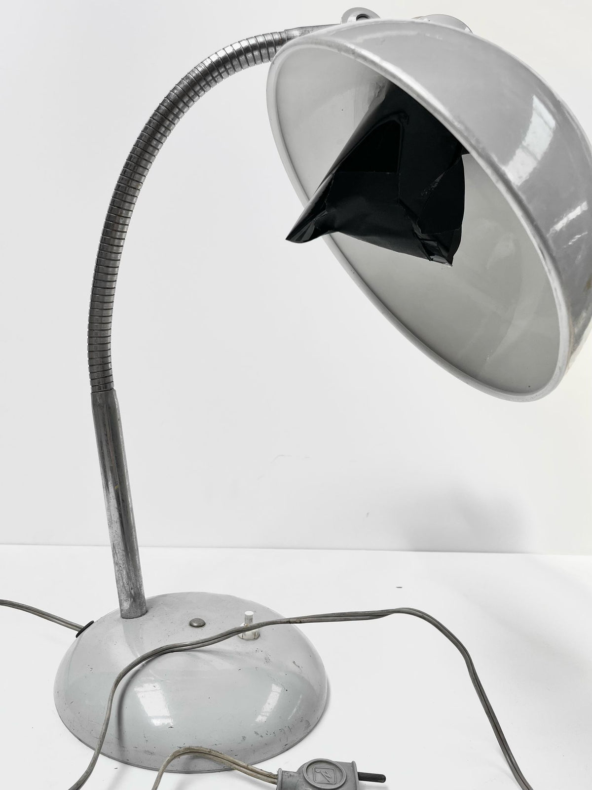 Lampe de bureau grise