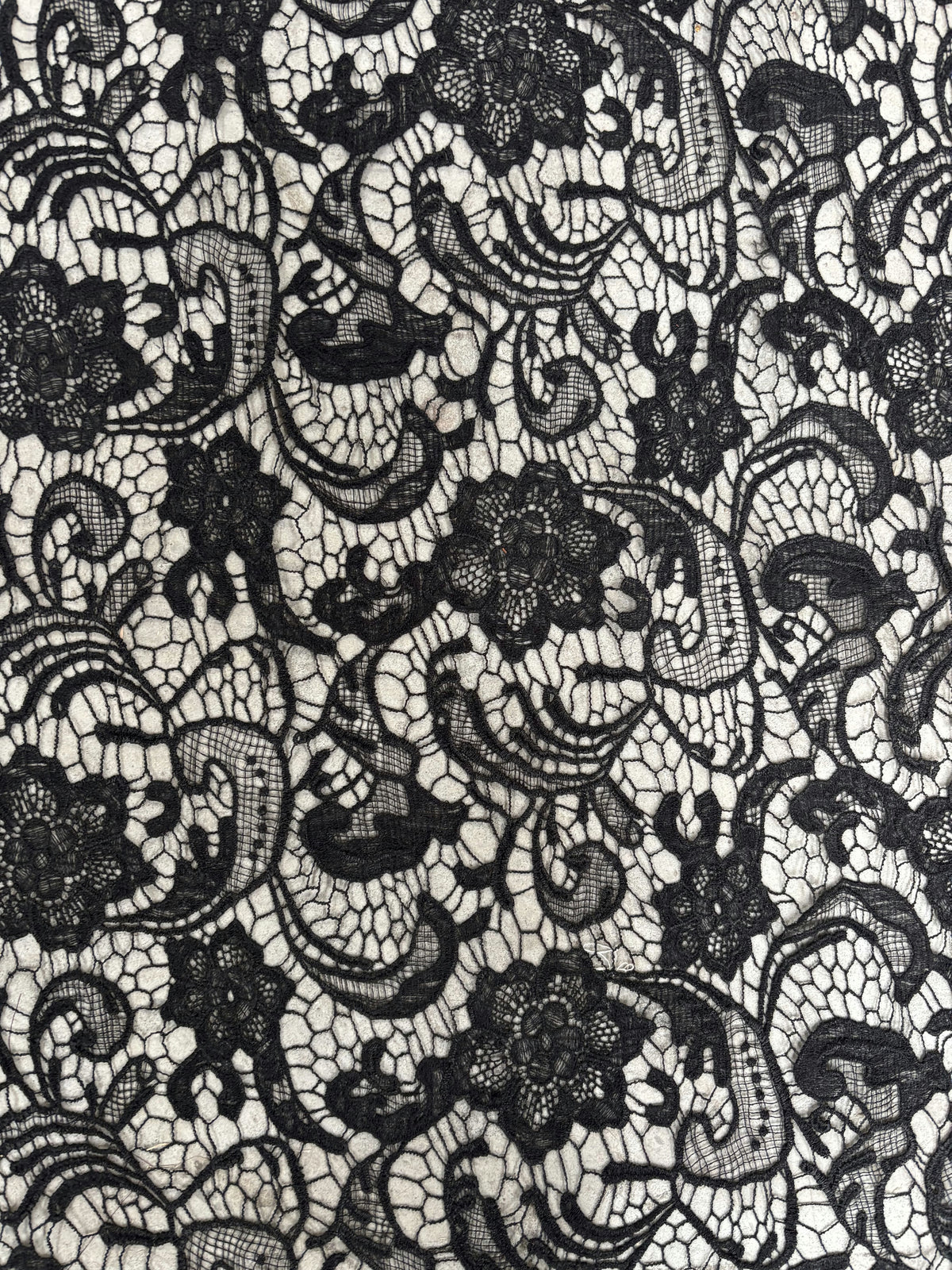 Tissu noir dentelle noire