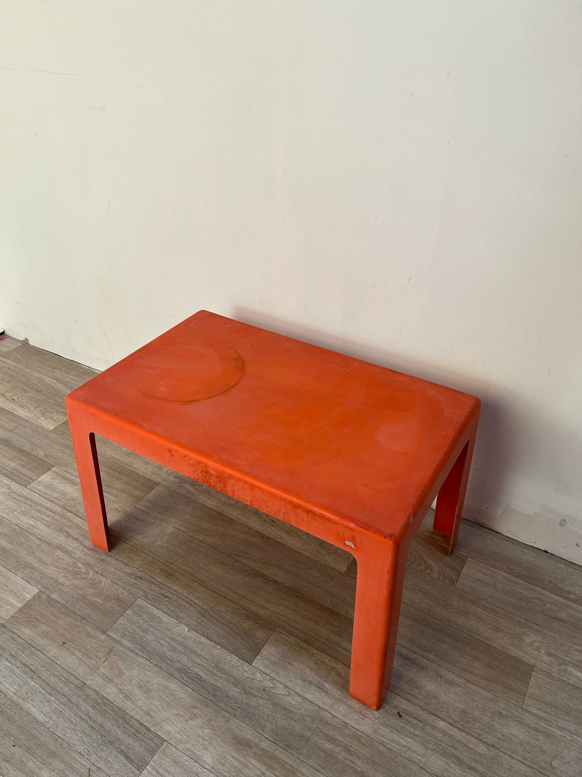 Table basse orange