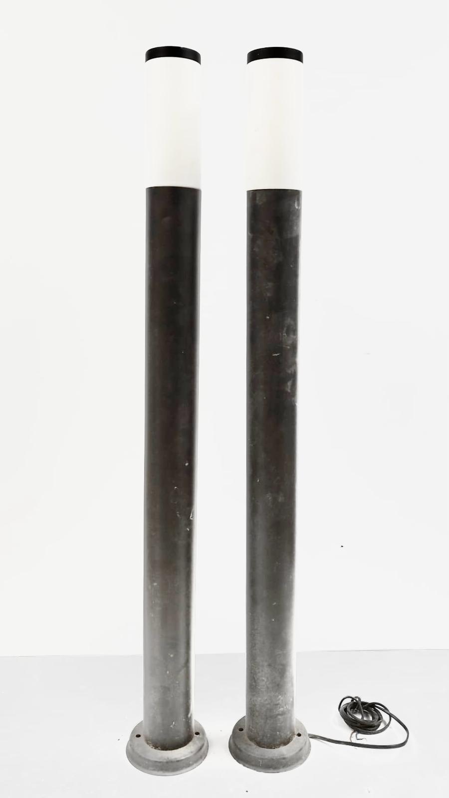 Grandes lampes d'extérieur noir et blanc