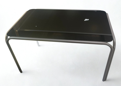Table à manger en verre noir