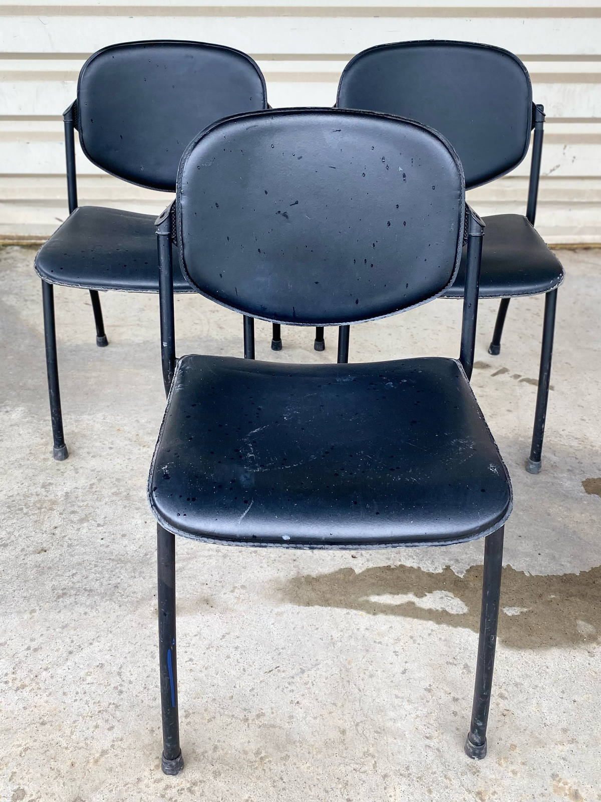 Chaises cuir noir