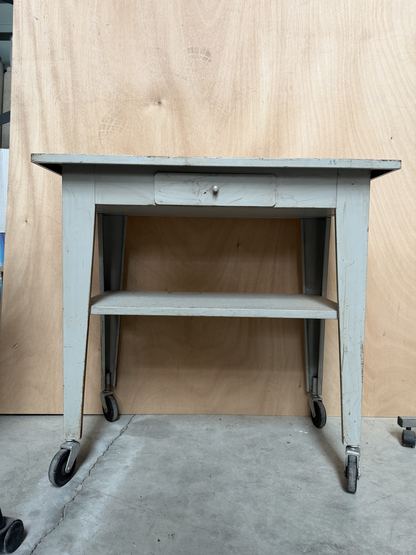 Bureau métallique - roulettes