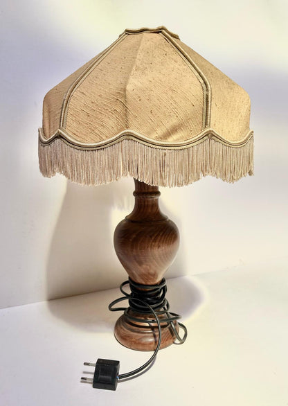 Lampe en bois marron