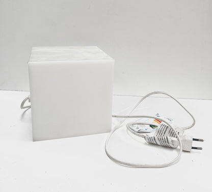 Lampe cube blanc