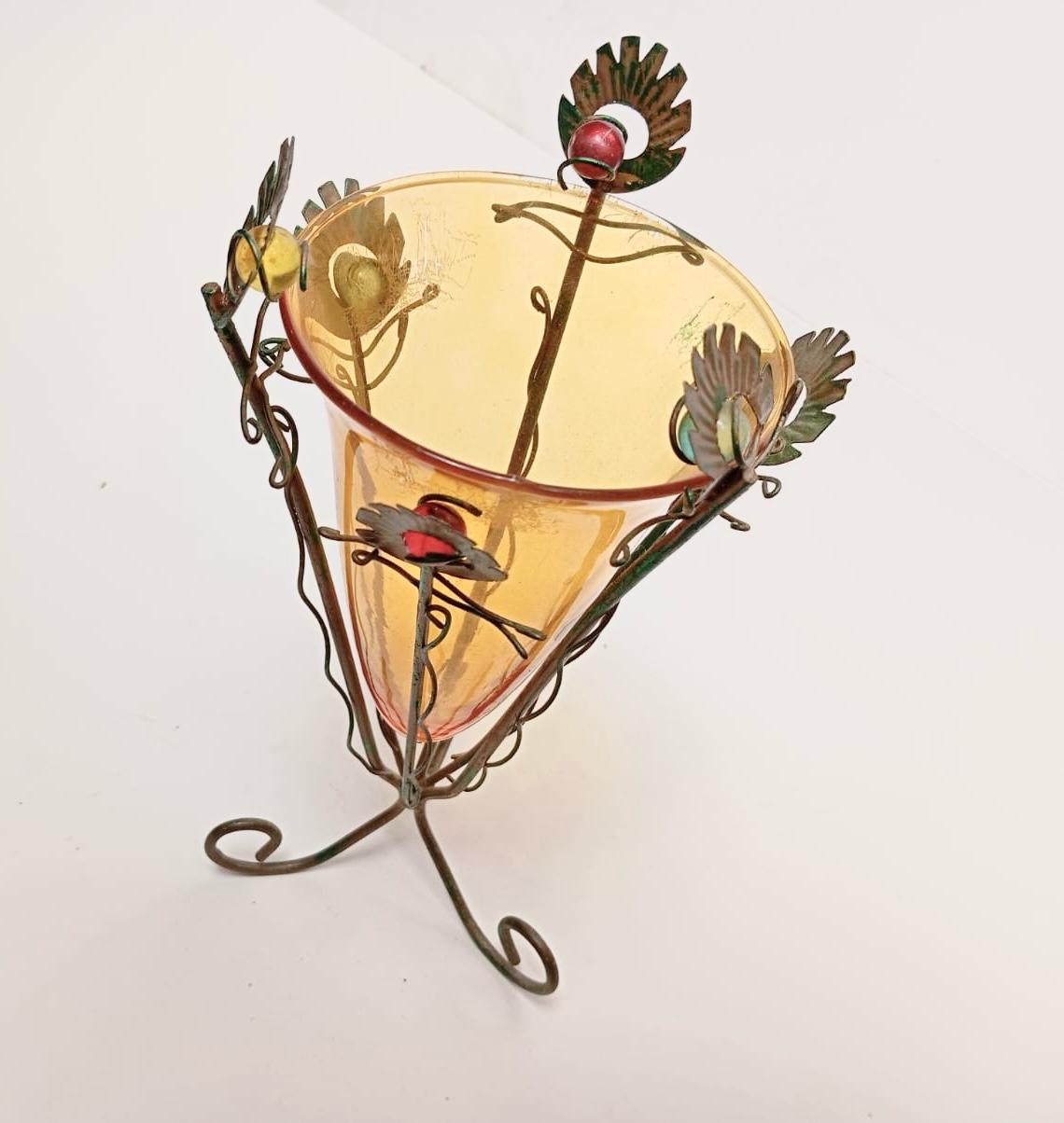 Vase jaune