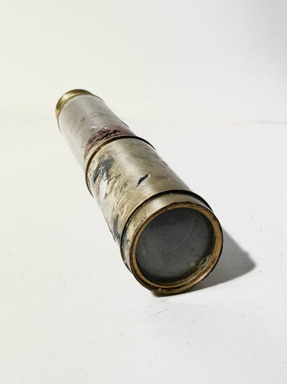 Télescope de poche ancien