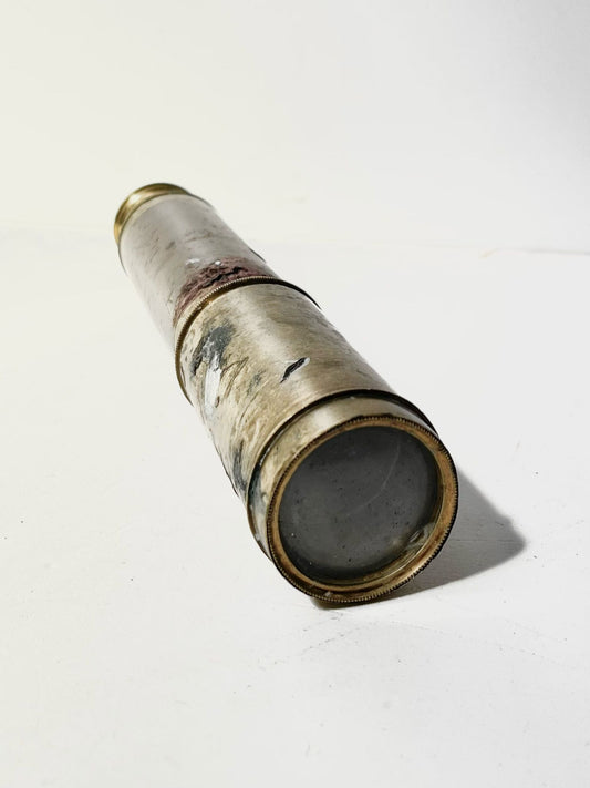 Télescope de poche ancien