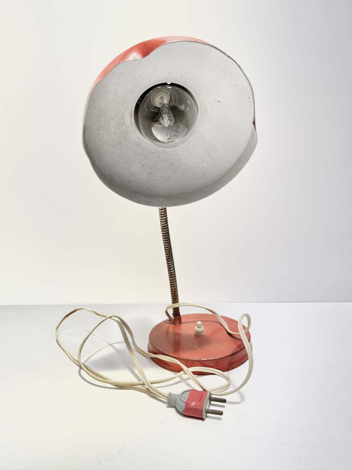 Lampe bureau métal rouge