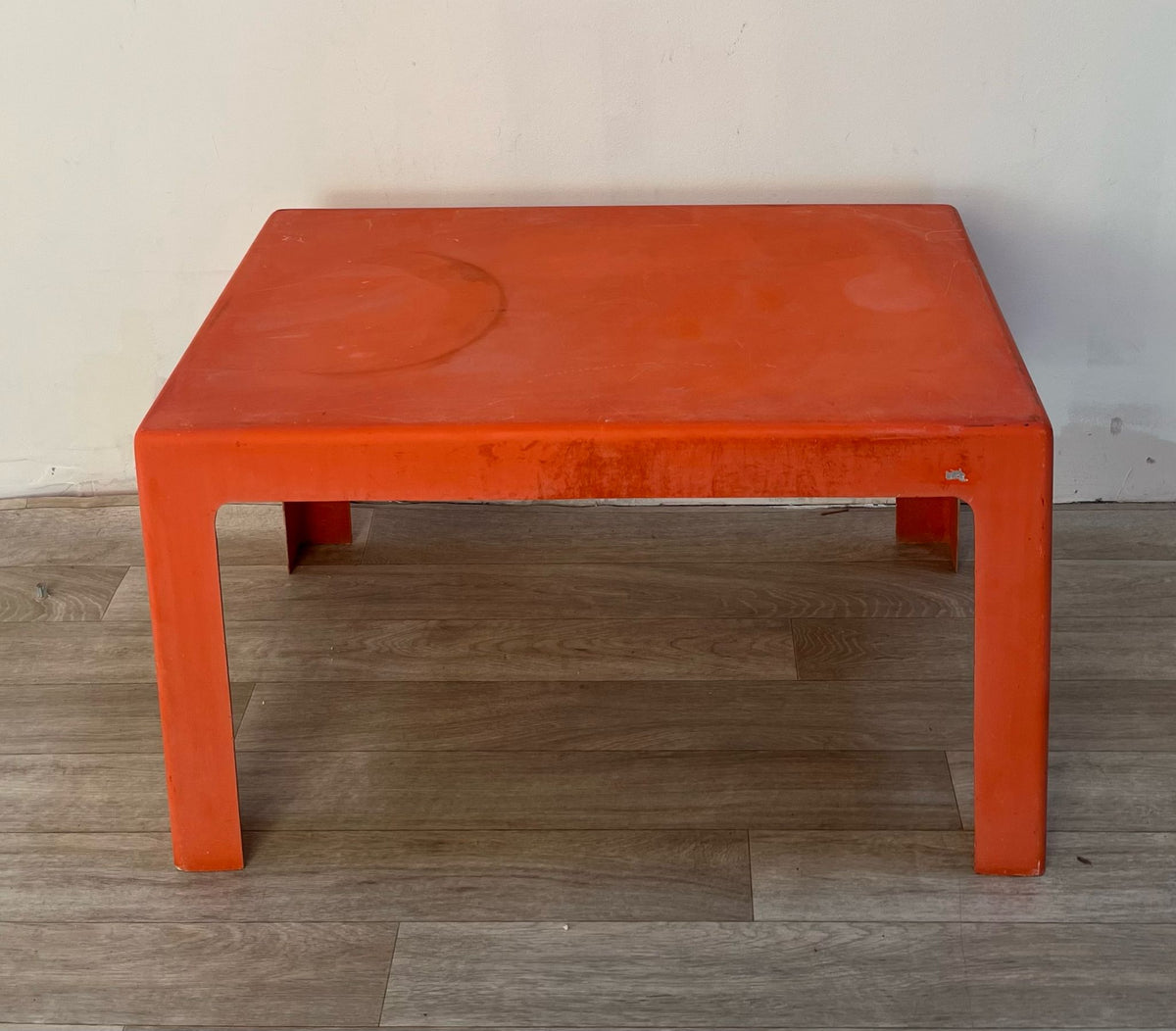 Table basse orange