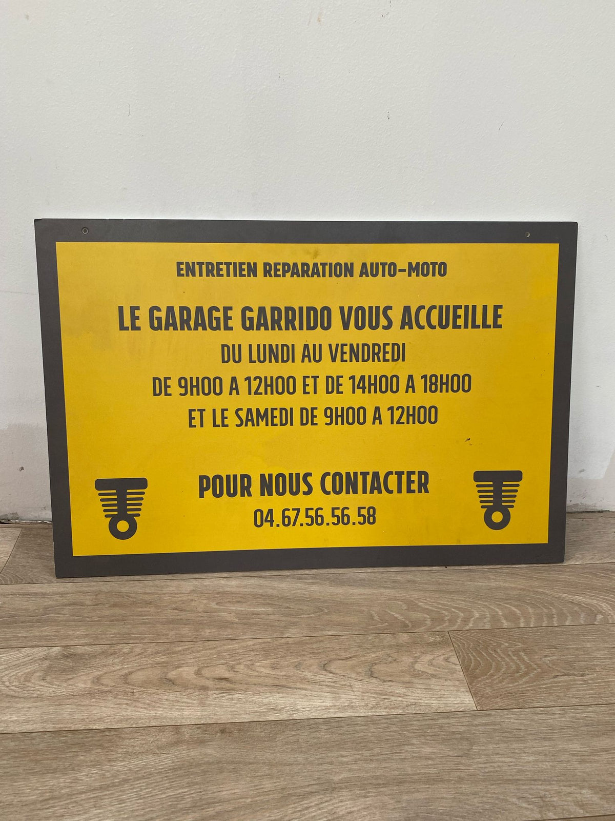 Enseigne et lumineuse