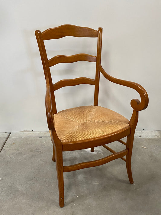 Chaise de salon ancienne en paille et en bois