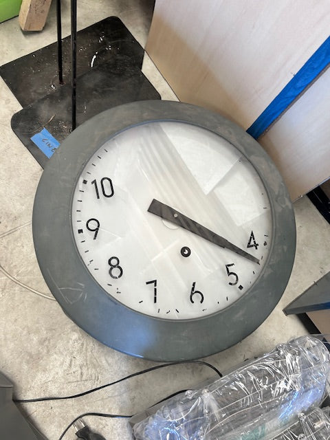 Horloge de gare - grise