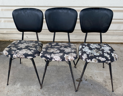 Chaises fleurs noirs